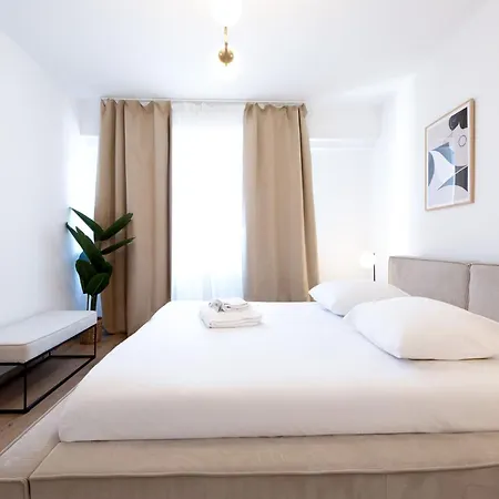 Bright & Stylish 2br In Center Appartement *