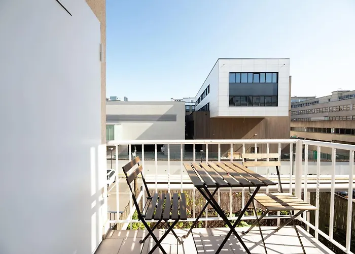 Bright & Stylish 2br In Center Appartement