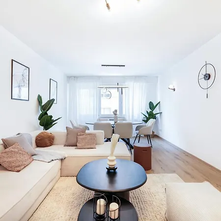 Center Comfort Workspace And Smart Tv Apartment