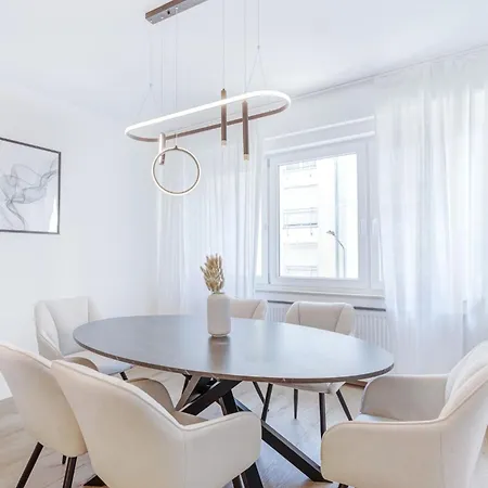 Bright & Stylish 2br In Center Luxemburgo