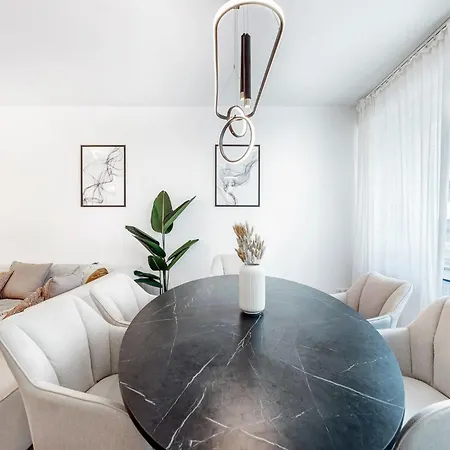 Center Comfort Workspace And Smart Tv Apartment Luxembourg