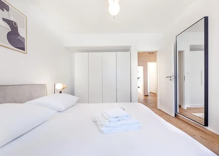 Apartment Bright & Stylish 2br In Center